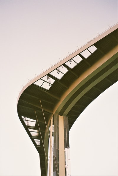 桥梁低角度摄影